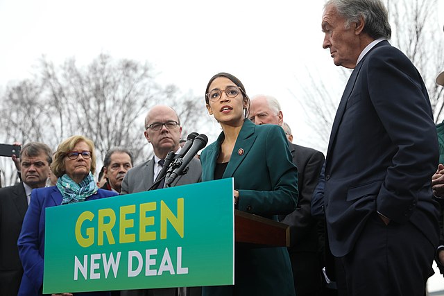 Green New Deal, By Senate Democrats - GreenNewDeal_Presser_020719CC BY 2.0, https://commons.wikimedia.org/w/index.php?curid=76435793