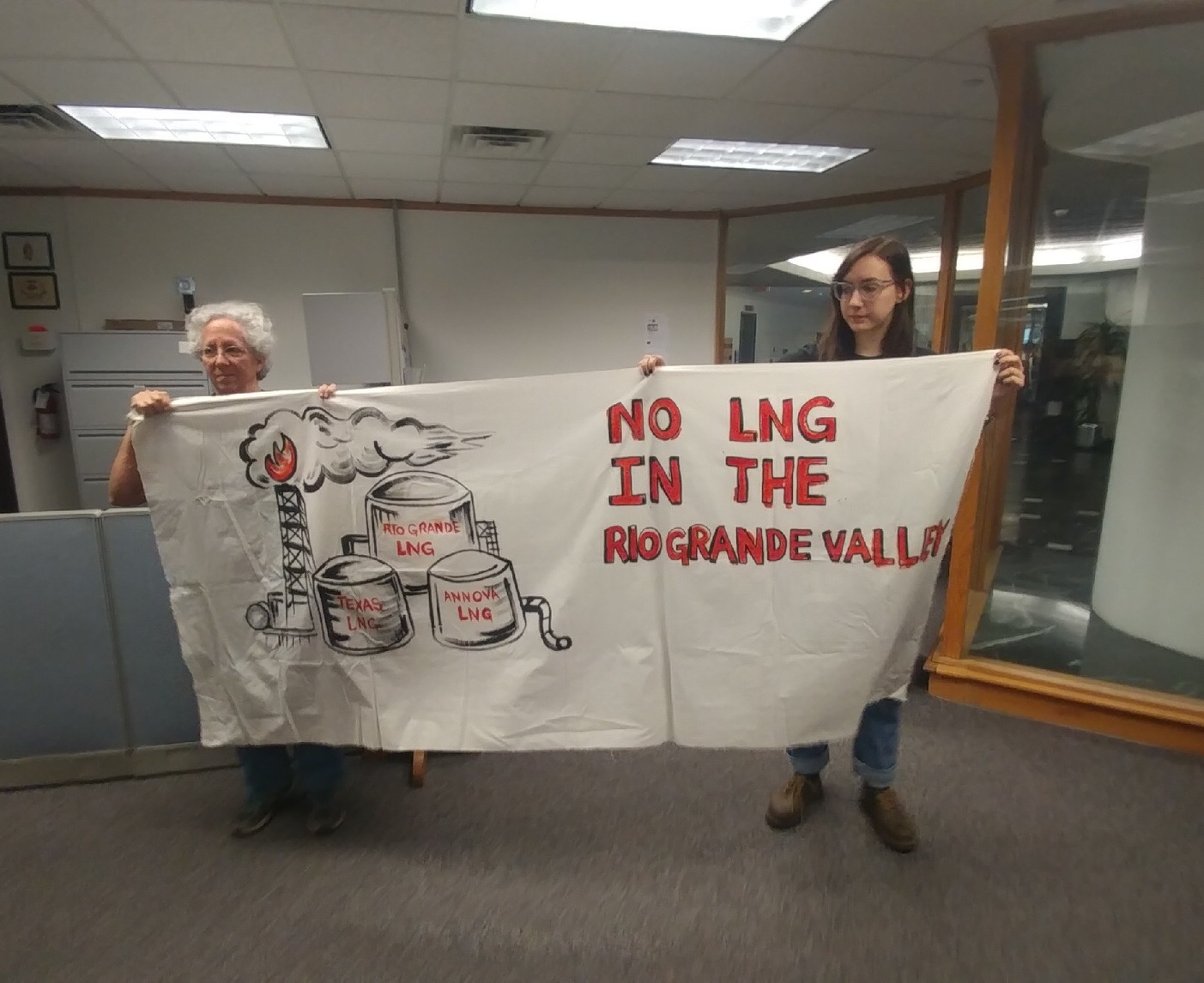 No LNG in RGV Banner at TCEQ HQ