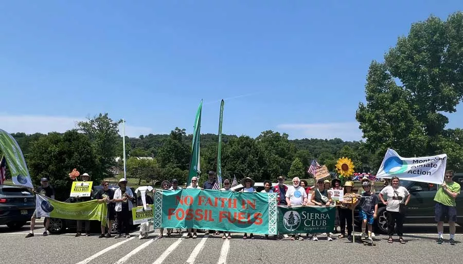 Joining the Gateway Group in the parade were Montclair Climate Action, Sustainable Montclair, the Northeast Earth Coalition, the Electric Vehicle Association and members of the Dayenu Circle (a Jewish climate action group) from Bnai Keshet synagogue in Montclair. 