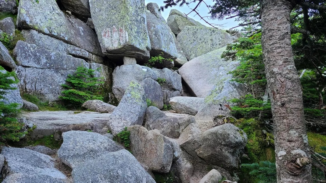 An interesting spot on the Hunt Trail below the tree line. 