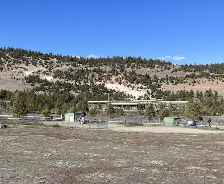 photo of the Ormat geothermal plant at Mammoth Lakes