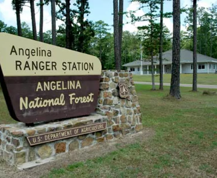 Angelina_National_Forest_sign (1).jpg