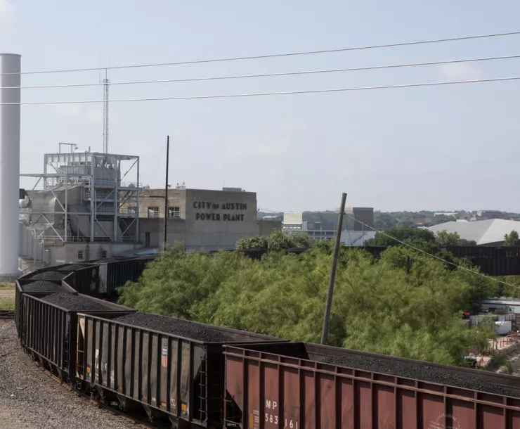 coal-train-texas-Al-Braden-2012-attribution-required.jpg